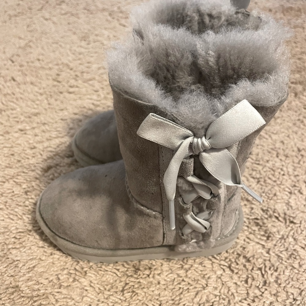 Toddler Ugg Boots side bow size 9